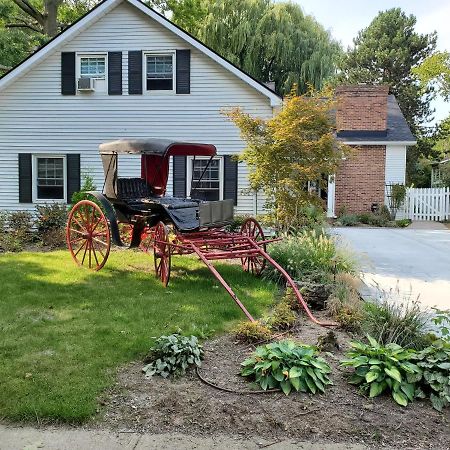 Upper Canada Coach House Ниагара-он-те-Лейк Экстерьер фото